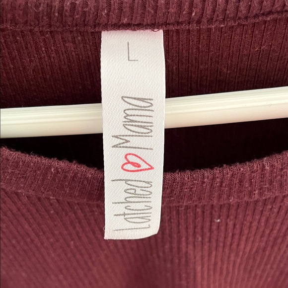 Latched Mama Burgundy Ribbed Top NWOT Size Large - Picture 2 of 9